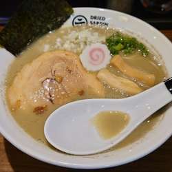 濃厚煮干しラーメン