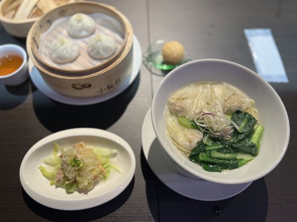 「海老ワンタン麺セット 1500円(税込1650円)」@茶薫小籠包飯店 池袋パルコ店の写真