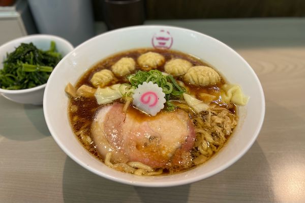 「わんたんそば¥1050、ほうれん草増し¥200」@横浜中華そば 維新商店の写真