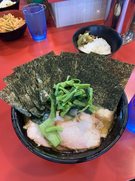 「チャーシューメン、海苔、ライス」@家系総本山 ラーメン吉村家の写真