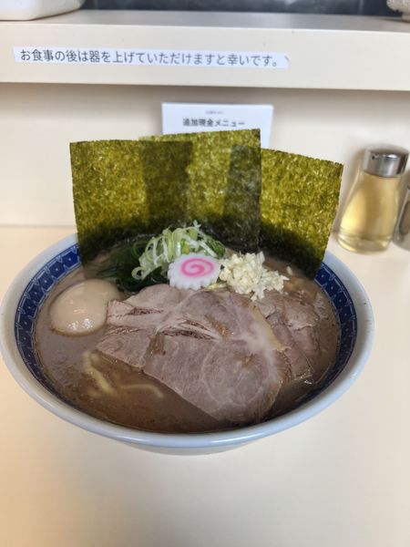 「とんこつラーメン全部入り」@自家製麺 二丁目ラーメンの写真