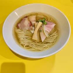 白醤油ラーメン