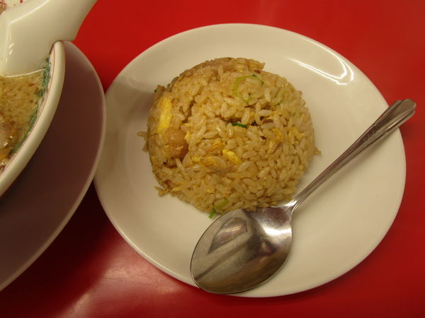 「焼きめし定食（半チャーハン） 264円」@ラーメン 魁力屋 竹ノ塚店の写真