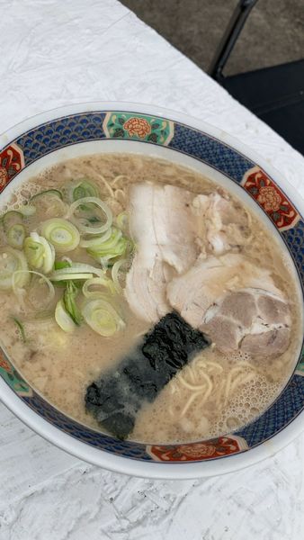 「ラーメン大盛り　700円」@屋台久留米ラーメン とんぱ〜れの写真