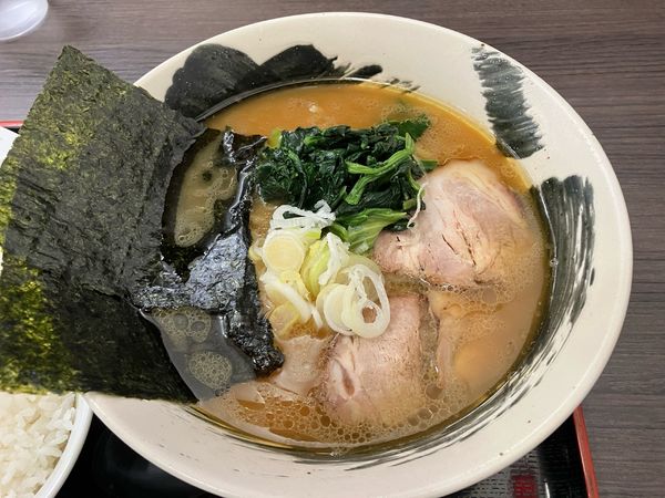 「家系ラーメン」@万八らーめん 中央店の写真