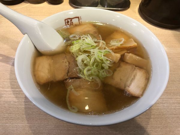 「喜多方ラーメン」@喜多方ラーメン坂内 新宿西口思い出横丁店の写真