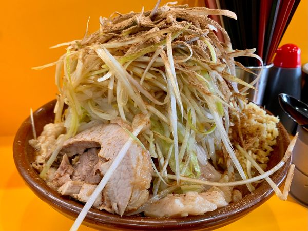 「(限定)エビワラー髑髏 しょうが ねぎ おさかな天国」@ラーメン二郎 八王子野猿街道店2の写真