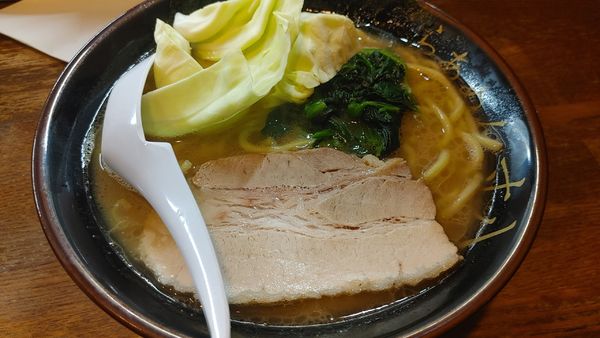 「豚骨醤油らあめん」@らあめん 寸八 総本店の写真