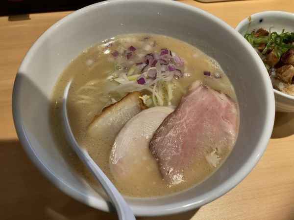 「豚骨蛤麺(期間限定)」@蛤麺しちりの写真