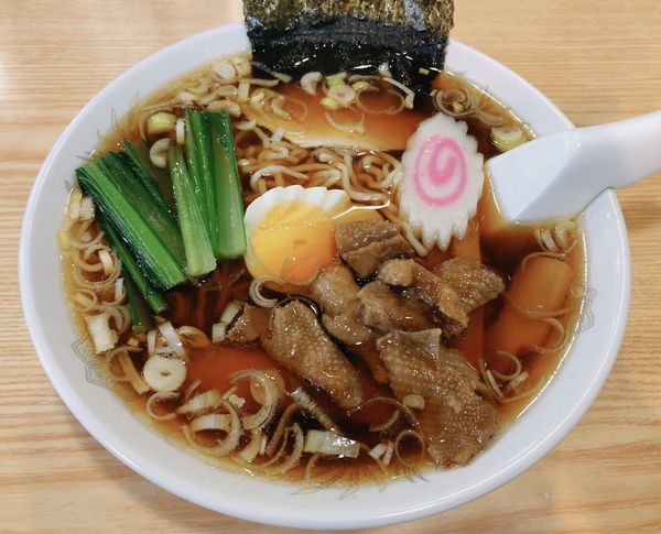 「下館ラーメン（750円）、鶏皮（200円）」@あじさいラーメンの写真