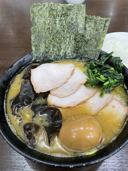 「チャーシュー麺（並）＋味玉＋キクラゲ＋ライス¥1,320」@杉田家 千葉祐光店の写真