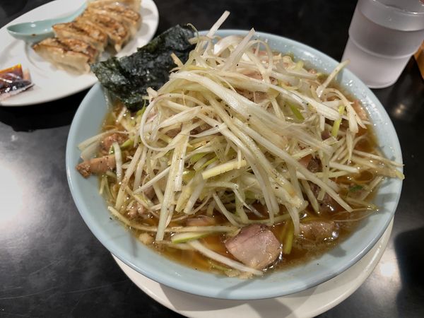 「ネギチャーシューメン・餃子」@手打ち中華 玉 アクアシティお台場店の写真