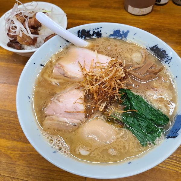 「らーめん鰹 味玉入り¥950+豚ごはん¥200」@Made in Tokyo らーめん松の写真