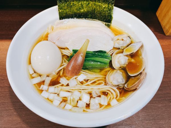 「特中華 伊吹とカマスの醤油」@メヂカそば 吟魚の写真