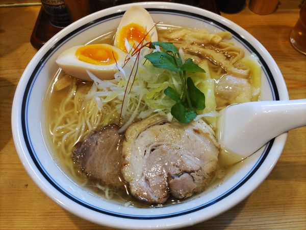 「くろおびラーメン[塩](大盛)·白飯(小)」@利尻昆布ラーメン くろおびの写真