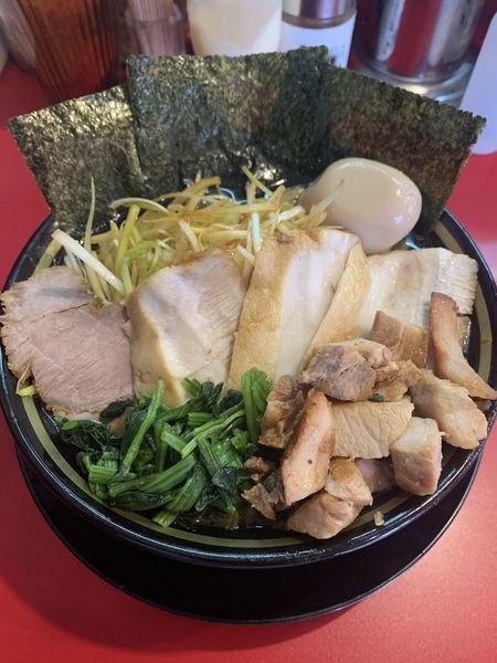 「白ネギラーメン」@家系ラーメン 王道 神道家の写真