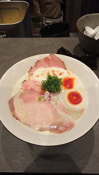 「特上地鶏白湯らぁ麺」@Ramen Afro Beatsの写真