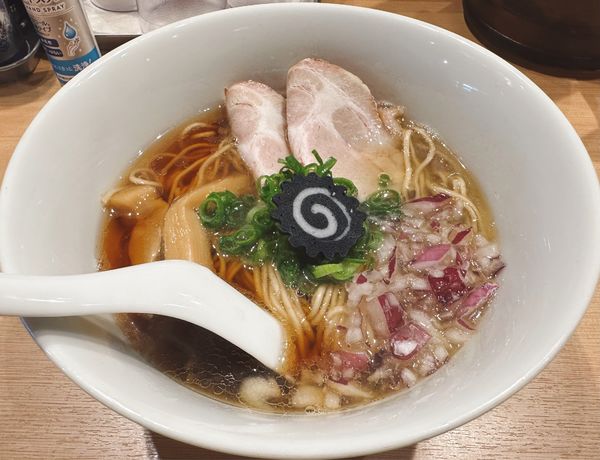 「淡麗煮干しそば」@らぁ麺まる鈴 本厚木店の写真