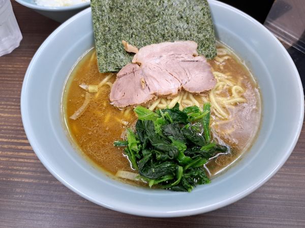 「らーめんかため多め」@横浜家系らーめん 武蔵家 川口店の写真