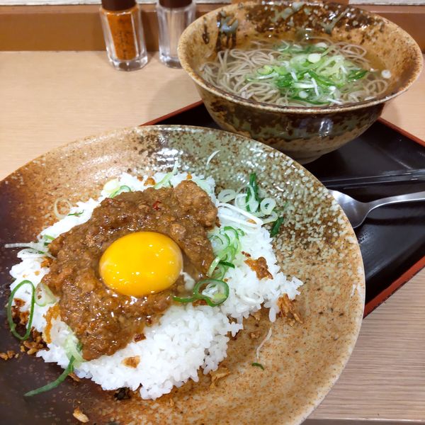 「まぐろ担々めしセット（￥1,000）」@えきめんや 弘明寺店の写真