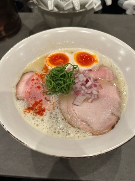「地鶏白湯らぁ麺」@Ramen Afro Beatsの写真