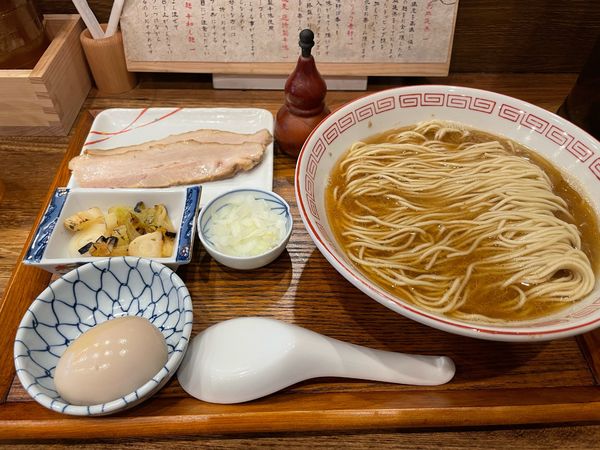 「烏賊　トリュフ卵」@炭火焼濃厚中華そば 大覇道の写真