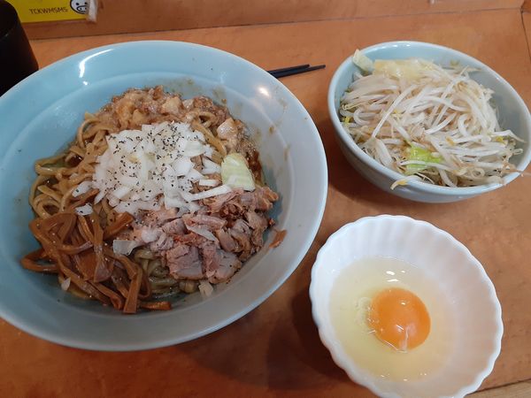 「汁なし、中」@立川マシマシ ロイヤルスープの写真