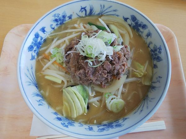 「馬味噌ラーメン　800円」@メロス食堂の写真