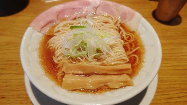 「ピストル(大盛り、チャーシュー2枚)」@ラーメン大戦争 高知土佐道路店の写真