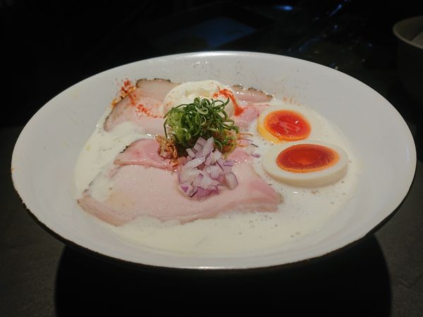 「特上鶏白湯らぁ麺」@Ramen Afro Beatsの写真