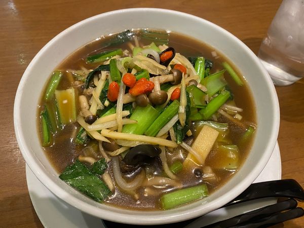 「野菜たっぷり麺（正油味）968円」@花木蘭の写真