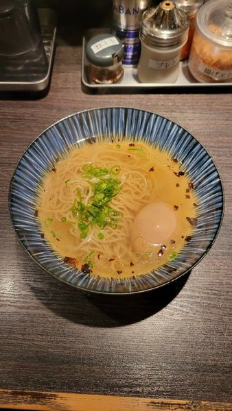 「塩かけそば+味玉」@中華そば 十目一八食堂の写真