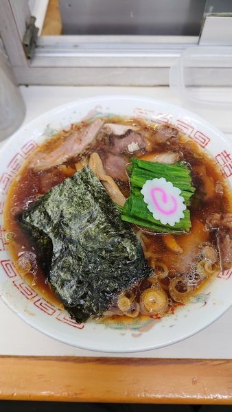 「青島ラーメン（ほうれん草50円）」@青島食堂 秋葉原店の写真