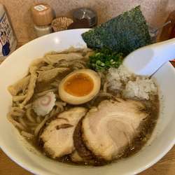 中華そば中 825円