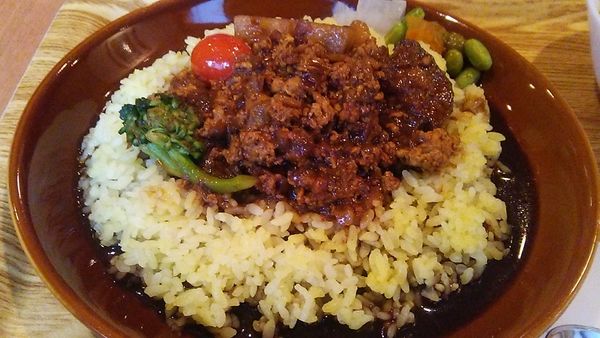 「黒のべっぴんカシミールキーマカリー 1000円」@カリー＆ワイン ビストロ べっぴん舎 神保町店の写真