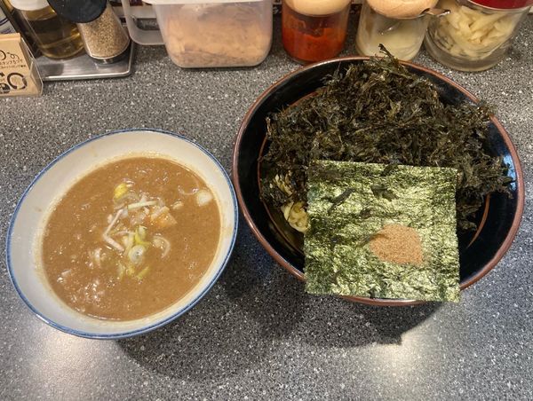 「岩のりつけ麺」@横浜家系ラーメン 鶴見家の写真