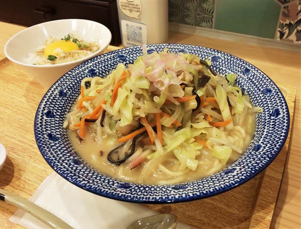 「白ちゃんぽん+ミニあご玉飯（ランチメニュー）」@じげもんちゃんぽん 秋葉原店の写真