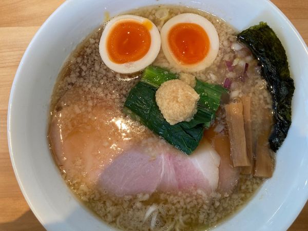 「背脂生姜特製芳醇煮干し醤油 1300円」@自家製ラーメン アイリーの写真