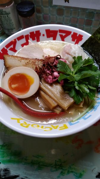 「春分の日！鯛の桜吹雪ラーメン」@ハイデン.コッコFACTORYサマンサ・タマサの写真
