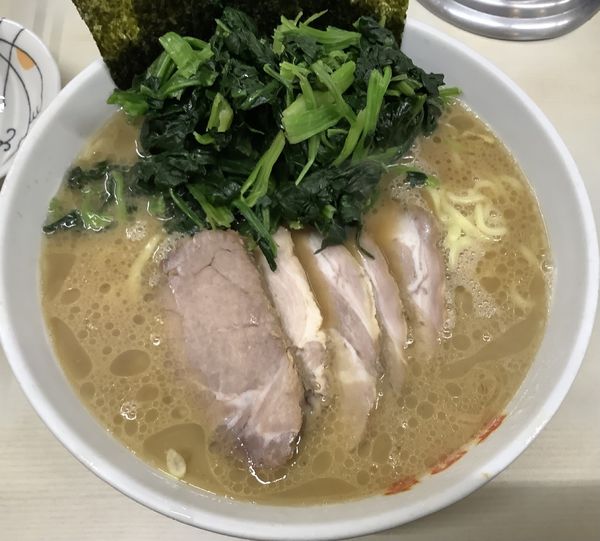 「中盛チャーシュー麺　＋　ほうれん草」@横浜ラーメン 町田家 町田本店の写真