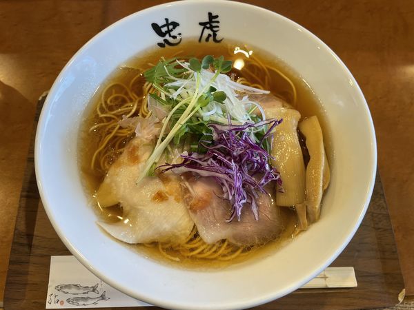 「本節中華そば　￥９８０」@自家製麺 ラーメン創房 忠虎の写真