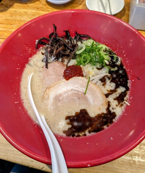 「赤丸新味 920円 +博多一口餃子 470円」@博多一風堂 たまプラーザ店の写真