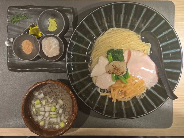 「帆立の昆布水つけ麺黒」@Tokyo Style Noodle ほたて日和の写真