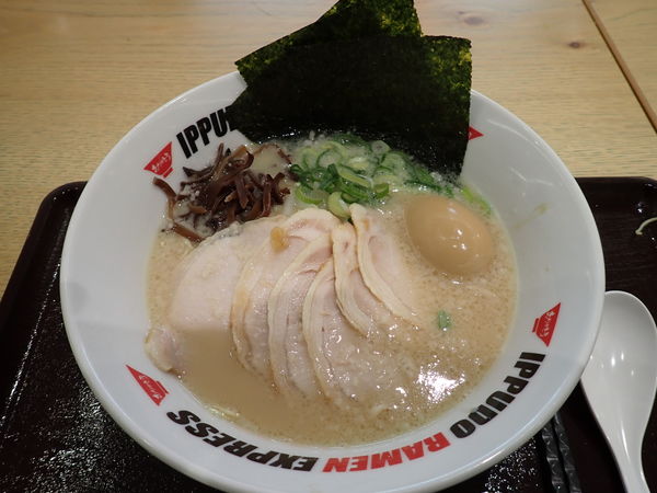 「博多流スペシャルとんこつ(1150円)」@IPPUDO RAMEN EXPRESS テラスモール松戸店の写真