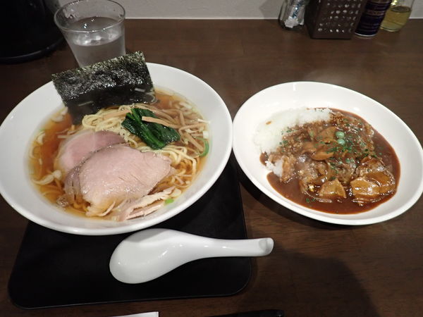 「三つ由の醤油らーめん850円」@三つ由の写真