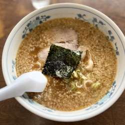 中辛ラーメン(醤油)　780円
