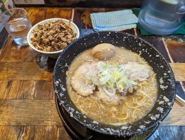 「特製ラーメン・チャーシュー丼」@らーめん 平太周 味庵の写真