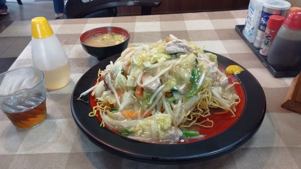 「かた焼きそば 1200円」@まるい食堂の写真