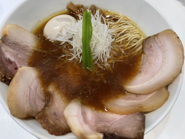 「醤油アニマル＋味玉アローカナ＋煮豚増し」@上方レインボーの写真