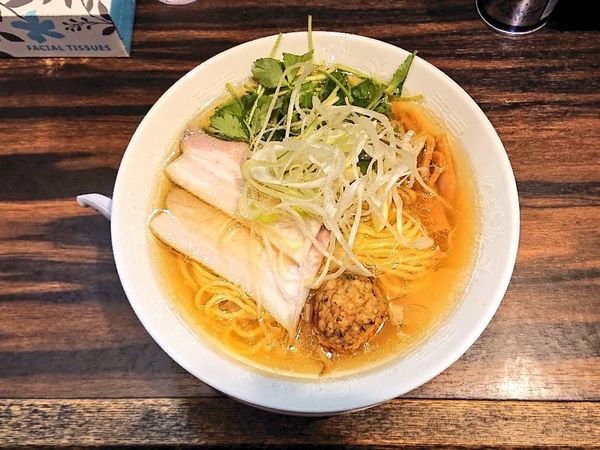 「アラ(魚名)の出汁の塩らーめん」@稲荷屋の写真